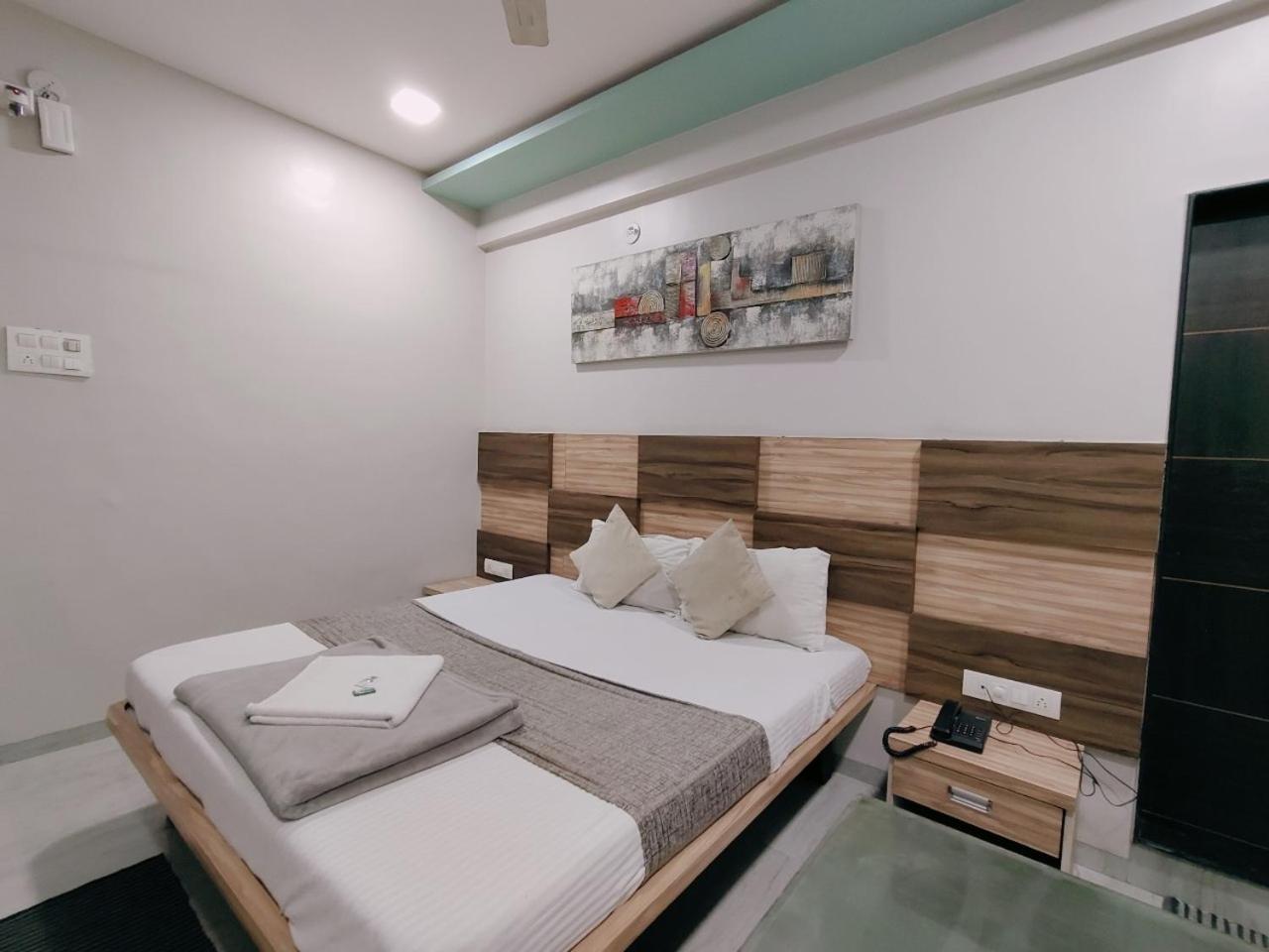 Hotel Pragati Inn Ahmednagar Εξωτερικό φωτογραφία