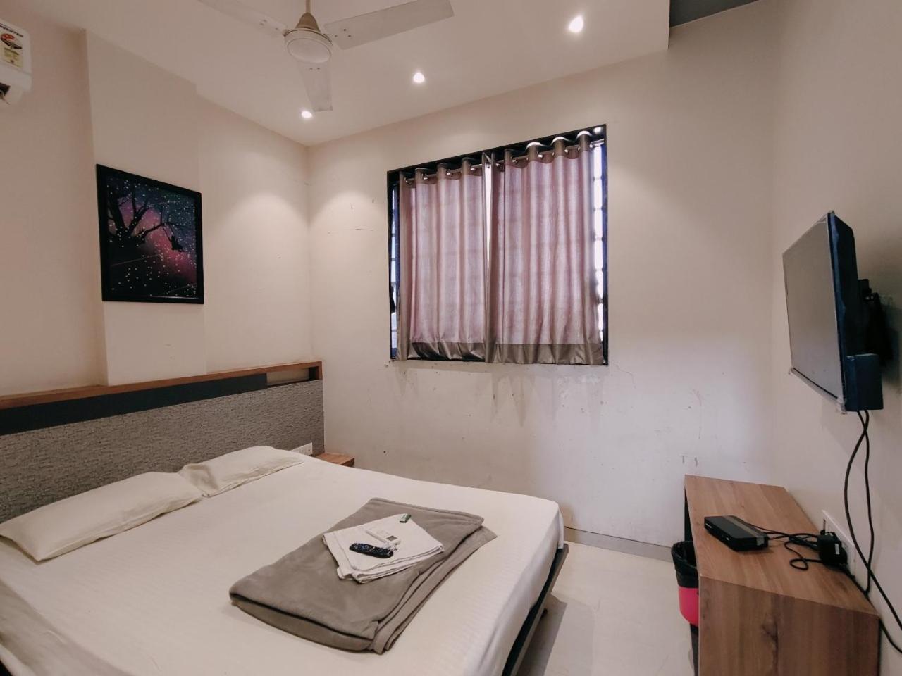 Hotel Pragati Inn Ahmednagar Εξωτερικό φωτογραφία