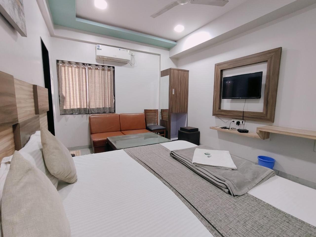 Hotel Pragati Inn Ahmednagar Εξωτερικό φωτογραφία