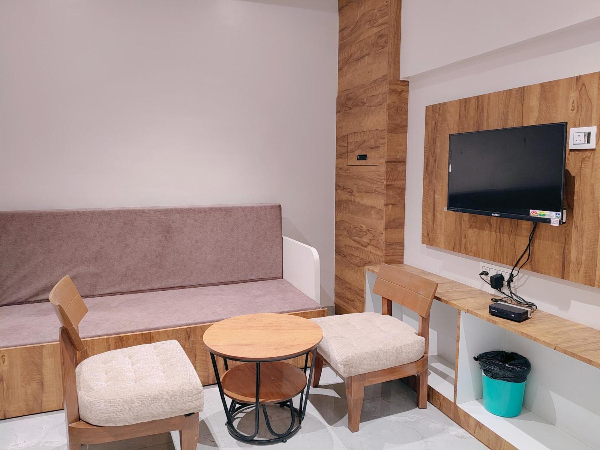 Hotel Pragati Inn Ahmednagar Εξωτερικό φωτογραφία