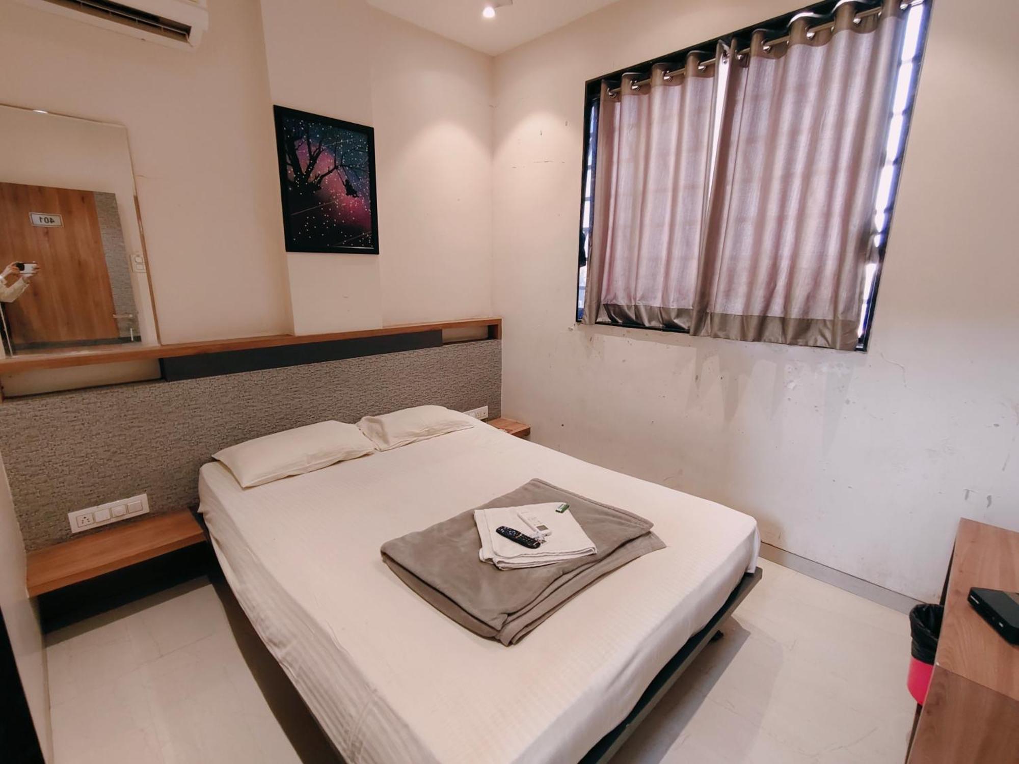 Hotel Pragati Inn Ahmednagar Εξωτερικό φωτογραφία