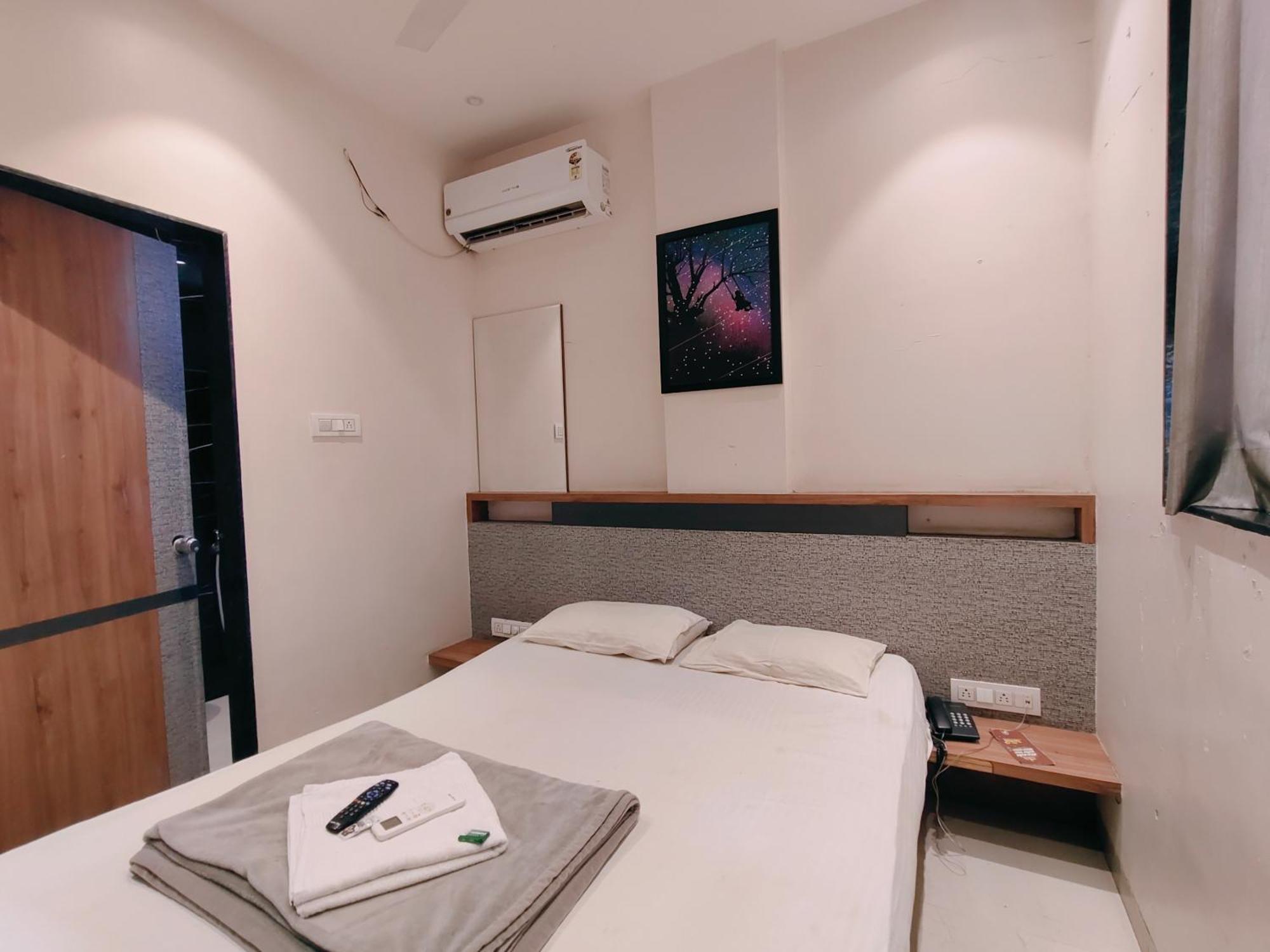 Hotel Pragati Inn Ahmednagar Εξωτερικό φωτογραφία
