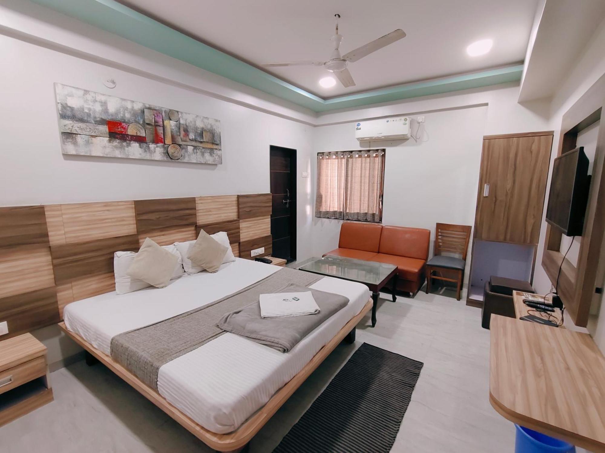 Hotel Pragati Inn Ahmednagar Εξωτερικό φωτογραφία